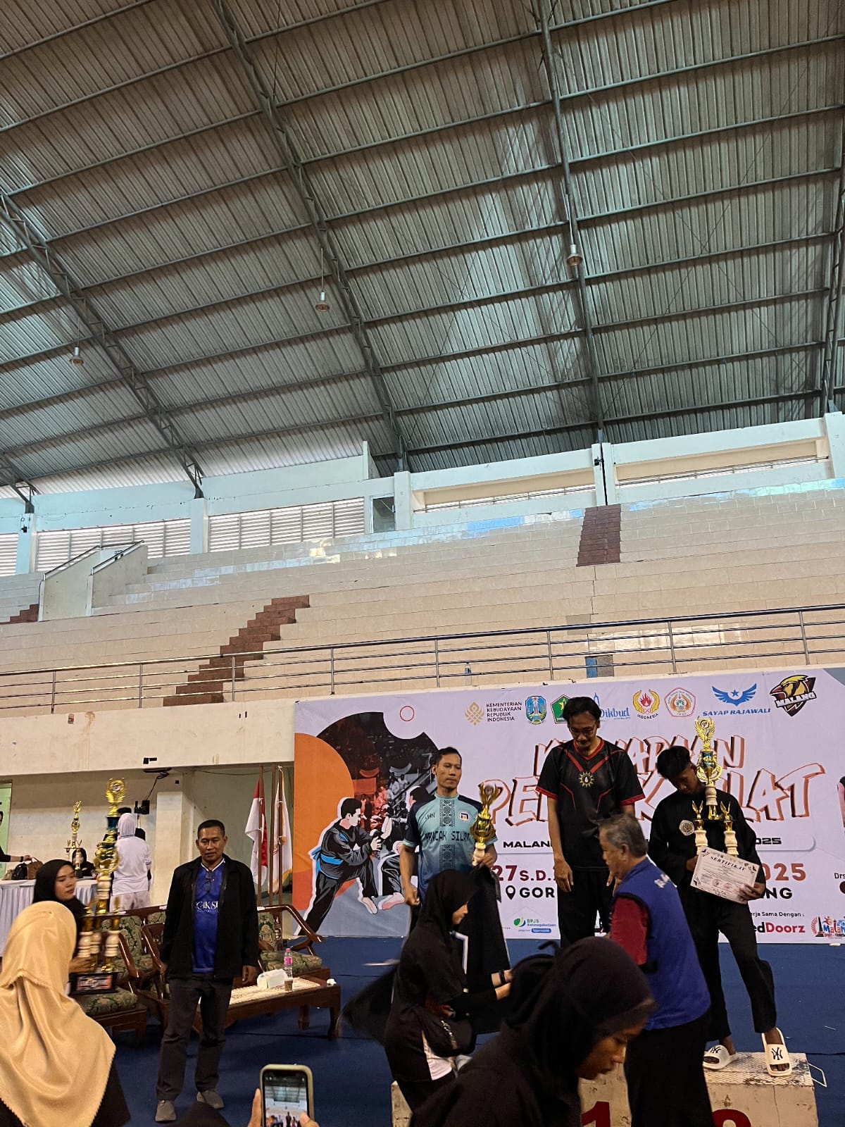 Perolehan Juara Favorit 3 